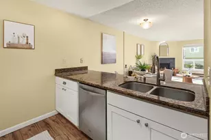 9416 1st Ave NE, Seattle, WA 98115 - Photo 11