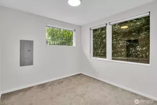 9732 Woodlawn Ave N, Seattle, WA 98103 - Photo 37