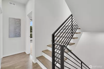 9732 Woodlawn Avenue N #A, Seattle, WA 98103 - Photo 27