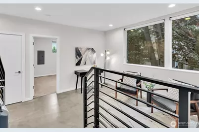 9732 Woodlawn Avenue N #A, Seattle, WA 98103 - Photo 7