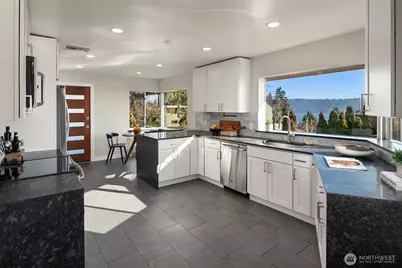 6070 Seward Park Avenue S, Seattle, WA 98118 - Photo 9