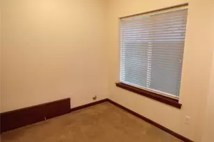 501 N 105th St, Seattle, WA 98133 - Photo 5