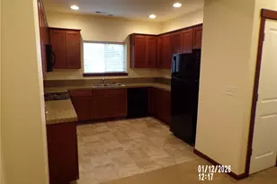 501 N 105th St, Seattle, WA 98133 - Photo 7