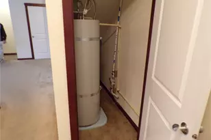 501 N 105th St, Seattle, WA 98133 - Photo 7