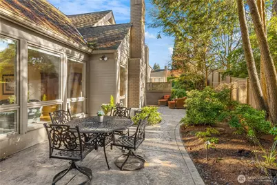 1708 Bellevue Way NE, Bellevue, WA 98004 - Photo 15