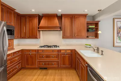 1708 Bellevue Way NE, Bellevue, WA 98004 - Photo 3