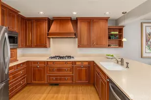 1708 Bellevue Way NE, Bellevue, WA 98004 - Photo 3