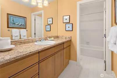 1708 Bellevue Way NE, Bellevue, WA 98004 - Photo 19