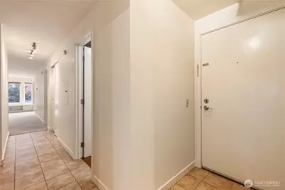 1700 Bellevue Avenue #301, Seattle, WA 98122 - Photo 3