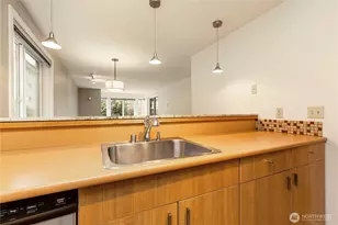 1700 Bellevue Ave, Seattle, WA 98122 - Photo 7