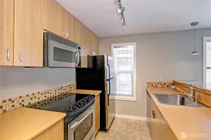 1700 Bellevue Ave, Seattle, WA 98122 - Photo 5