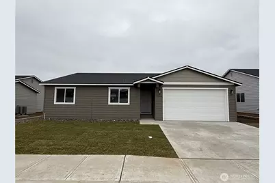2418 2nd Street SE, East Wenatchee, WA 98802 - Photo 1