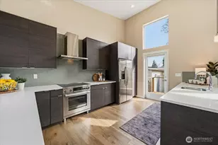 711 N 97th St, Seattle, WA 98103 - Photo 11