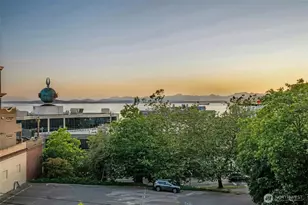 133 Queen Anne Ave N, Seattle, WA 98109 - Photo 17