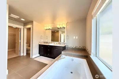 610 Field Place NE, Renton, WA 98059 - Photo 33