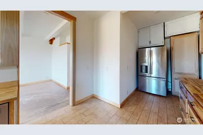 330 N Alder Street, Burlington, WA 98233 - Photo 5