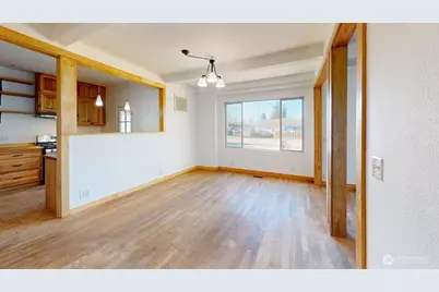 330 N Alder Street, Burlington, WA 98233 - Photo 9