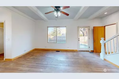 330 N Alder Street, Burlington, WA 98233 - Photo 7