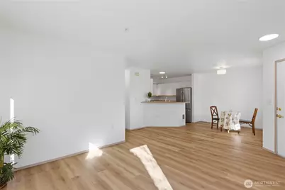 11130 SE 208th Street #H102, Kent, WA 98031 - Photo 5