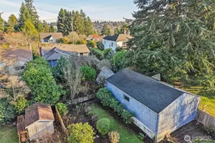 10333 Densmore Ave N, Seattle, WA 98133 - Photo 33