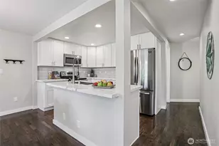 10333 Densmore Ave N, Seattle, WA 98133 - Photo 9