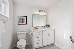 10333 Densmore Ave N, Seattle, WA 98133 - Photo 19