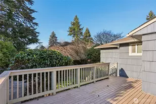 10333 Densmore Ave N, Seattle, WA 98133 - Photo 29