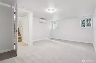 10333 Densmore Ave N, Seattle, WA 98133 - Photo 25