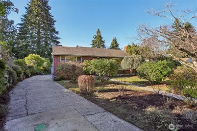 10333 Densmore Avenue N, Seattle, WA 98133 - Photo 35
