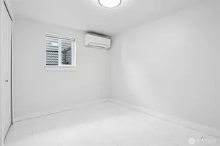 10333 Densmore Ave N, Seattle, WA 98133 - Photo 27