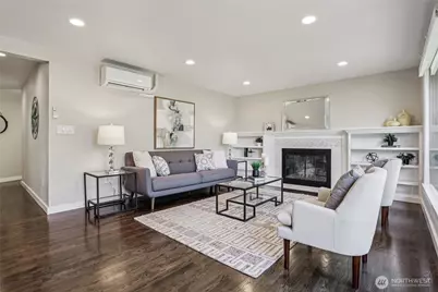 10333 Densmore Avenue N, Seattle, WA 98133 - Photo 5