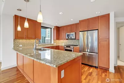 10650 NE 9th Place #1520, Bellevue, WA 98004 - Photo 5