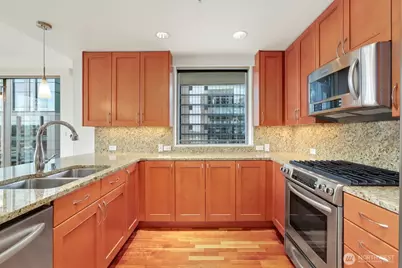 10650 NE 9th Place #1520, Bellevue, WA 98004 - Photo 7