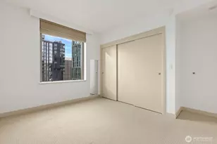 10650 NE 9th Pl, Bellevue, WA 98004 - Photo 15