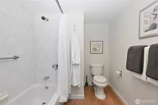 2100 3rd Ave, Seattle, WA 98121 - Photo 19