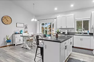 321 W H St, Shelton, WA 98584 - Photo 7