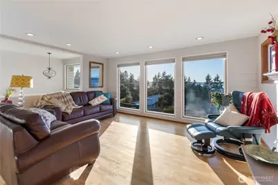 5737 Overlook Avenue NE, Tacoma, WA 98422 - Photo 9