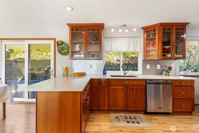 5737 Overlook Avenue NE, Tacoma, WA 98422 - Photo 13