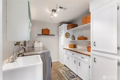 5737 Overlook Avenue NE, Tacoma, WA 98422 - Photo 31