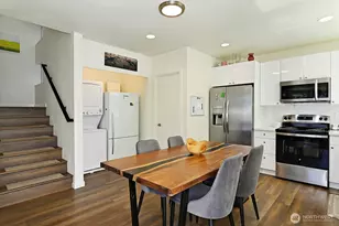 1017 NE 55th St, Seattle, WA 98105 - Photo 9