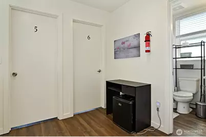 1017 NE 55th Street, Seattle, WA 98105 - Photo 17