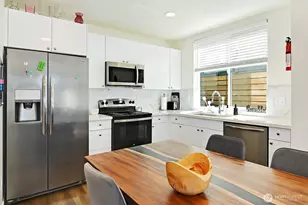 1017 NE 55th St, Seattle, WA 98105 - Photo 5