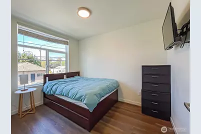 1017 NE 55th Street, Seattle, WA 98105 - Photo 13