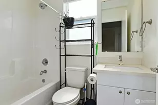 1017 NE 55th St, Seattle, WA 98105 - Photo 15