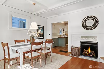 318 N 77th Street, Seattle, WA 98103 - Photo 9