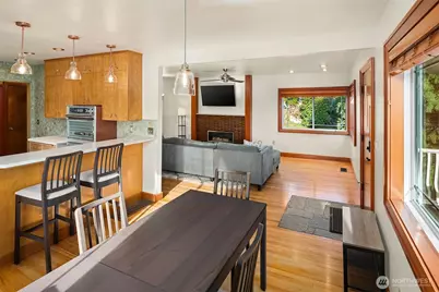 5217 5th Avenue NE, Seattle, WA 98105 - Photo 5