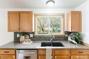 585 Poplar Pl, Burlington, WA 98233 - Photo 13