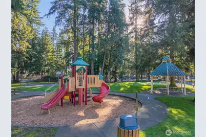 18258 NE 96th Way #101, Redmond, WA 98052 - Photo 29