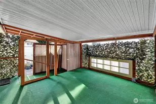 18425 NE 95th St, Redmond, WA 98052 - Photo 17