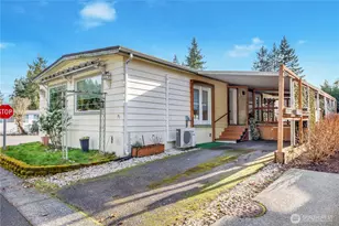 18425 NE 95th St, Redmond, WA 98052 - Photo 1